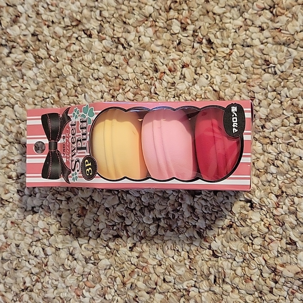 Makeup sponge